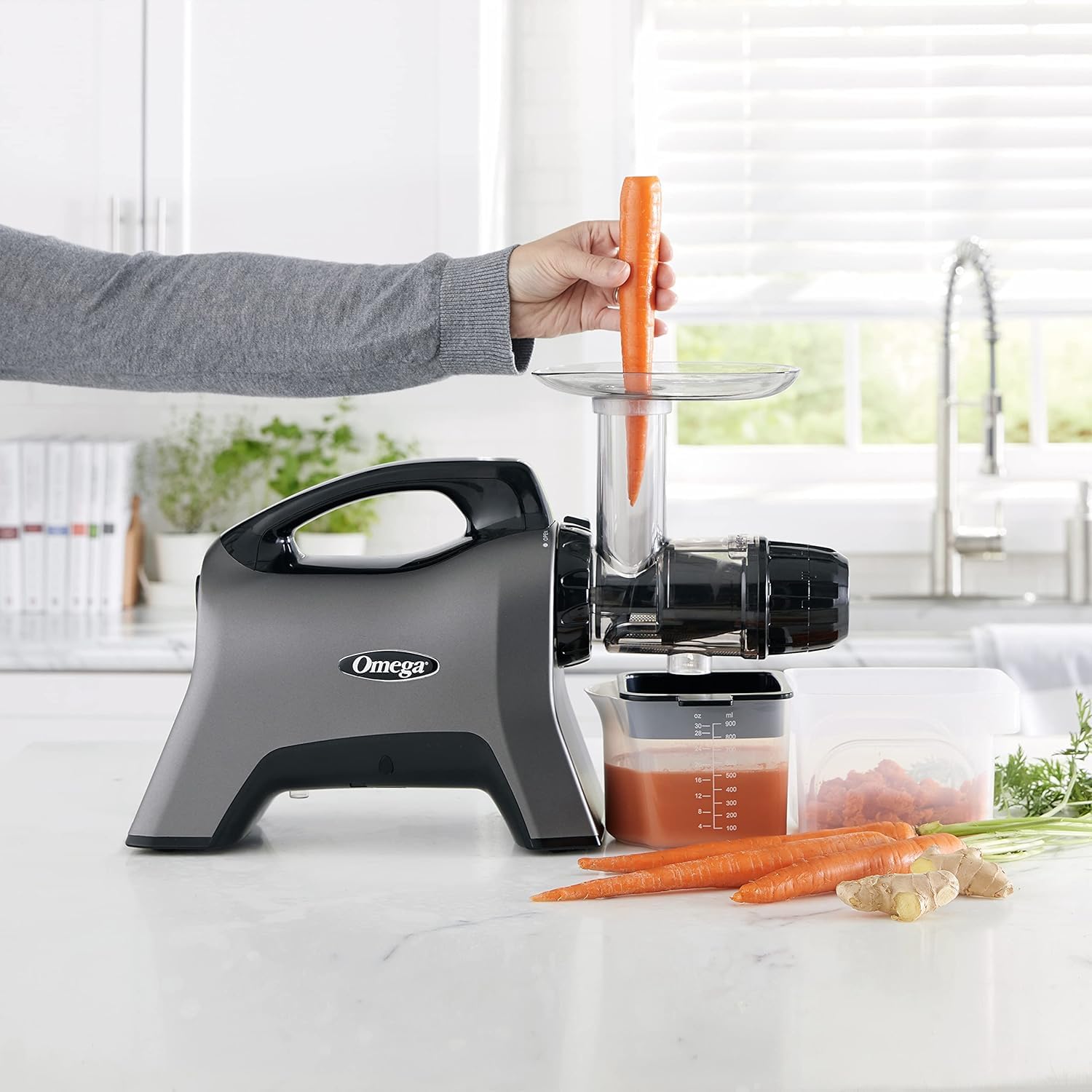 Omega MM1500GYF Celery Juicer and Nutrition System Masticating Juicer, Cold Press Juicer Machine For Celery with Adjustable Dial, 10 years motor warranty, 200-Watt, Grey